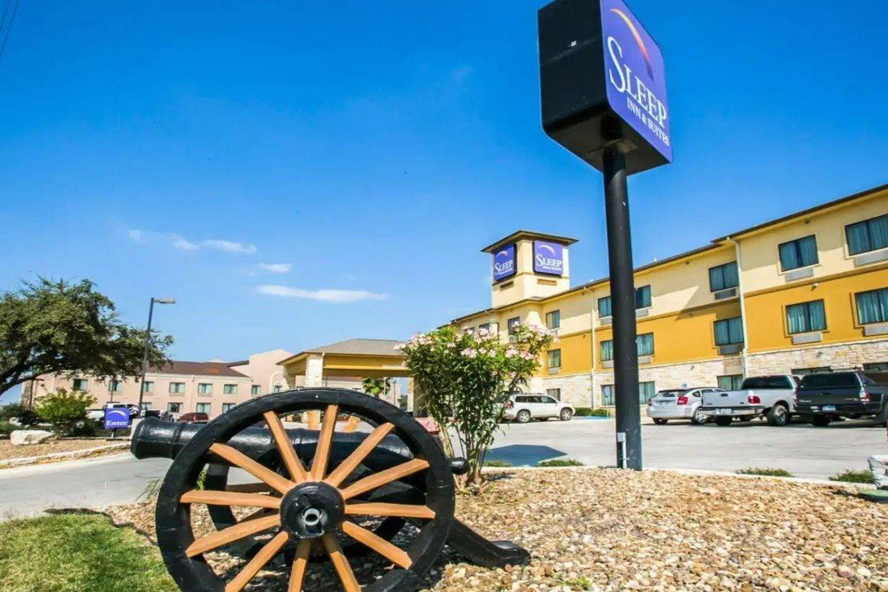Sleep Inn & Suites Gonzales Near Palmetto State Park Exterior foto