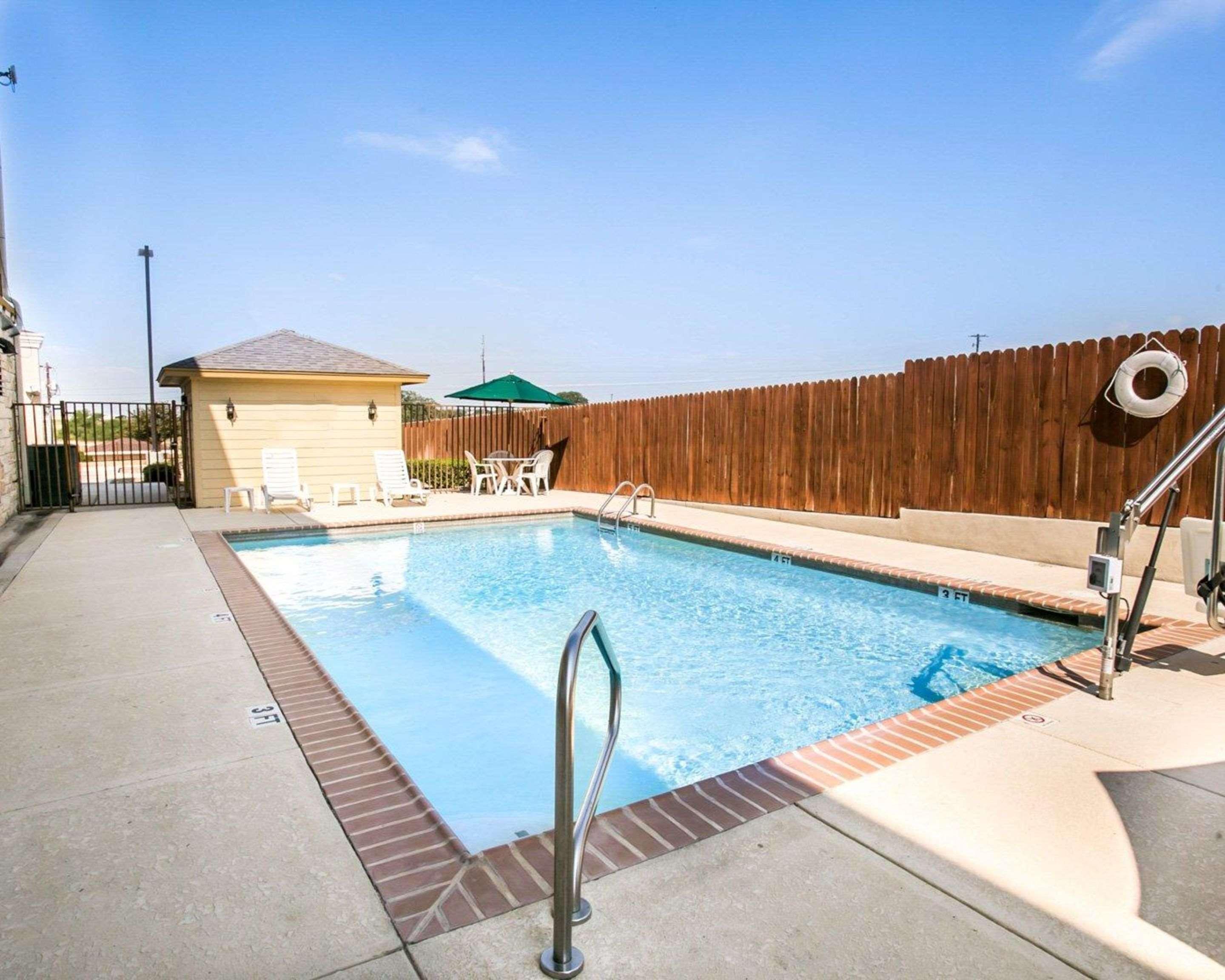 Sleep Inn & Suites Gonzales Near Palmetto State Park Exterior foto