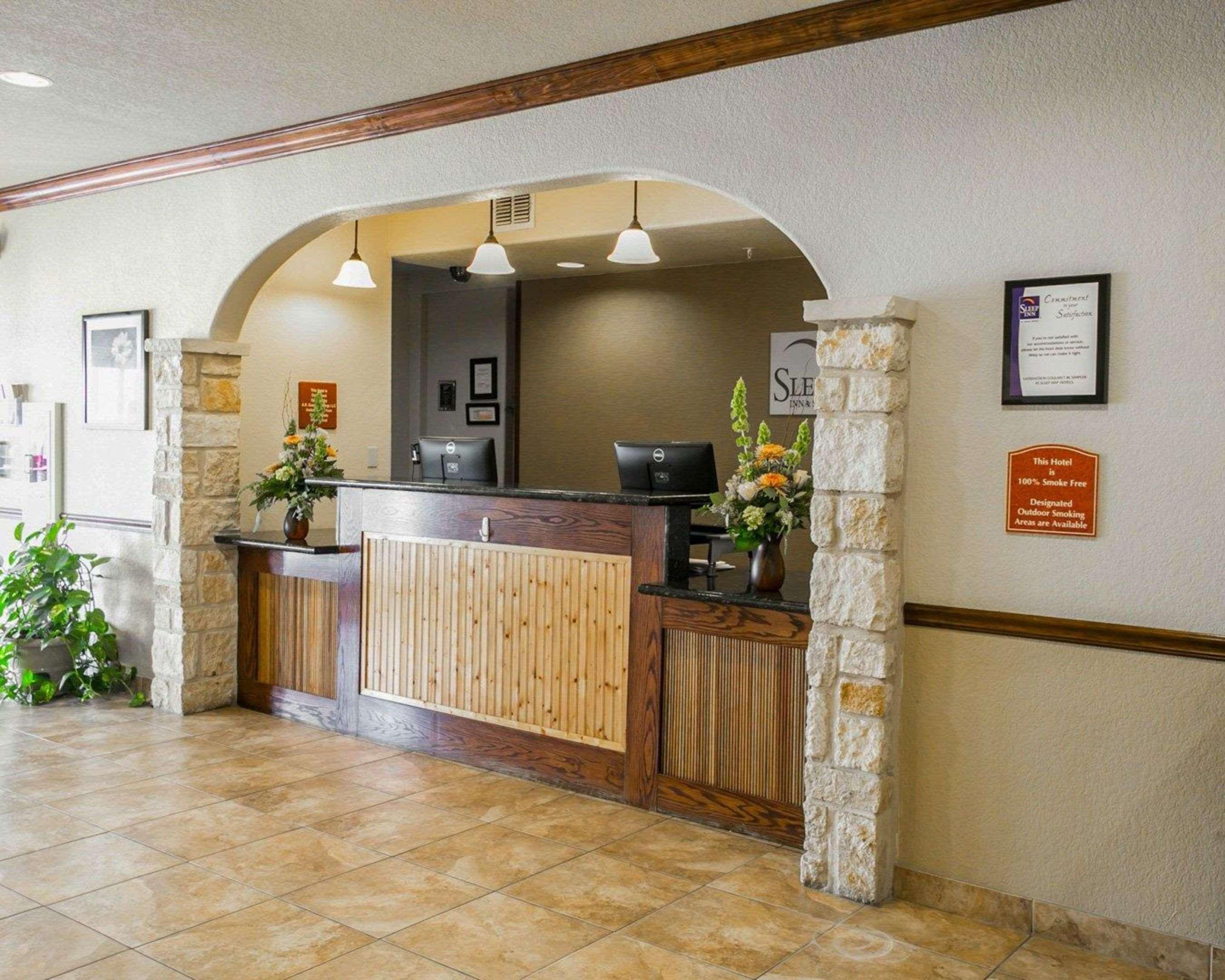 Sleep Inn & Suites Gonzales Near Palmetto State Park Exterior foto