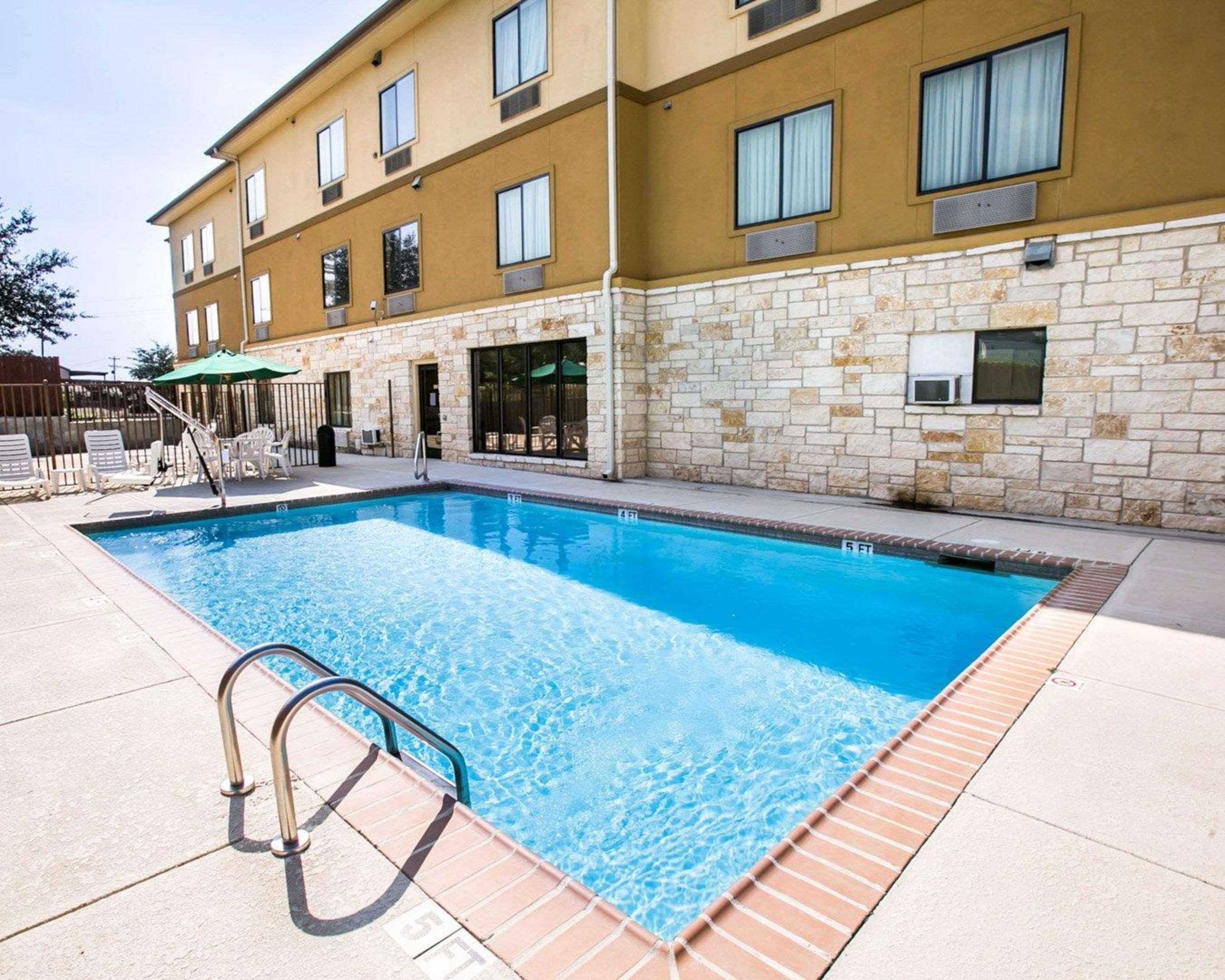 Sleep Inn & Suites Gonzales Near Palmetto State Park Exterior foto