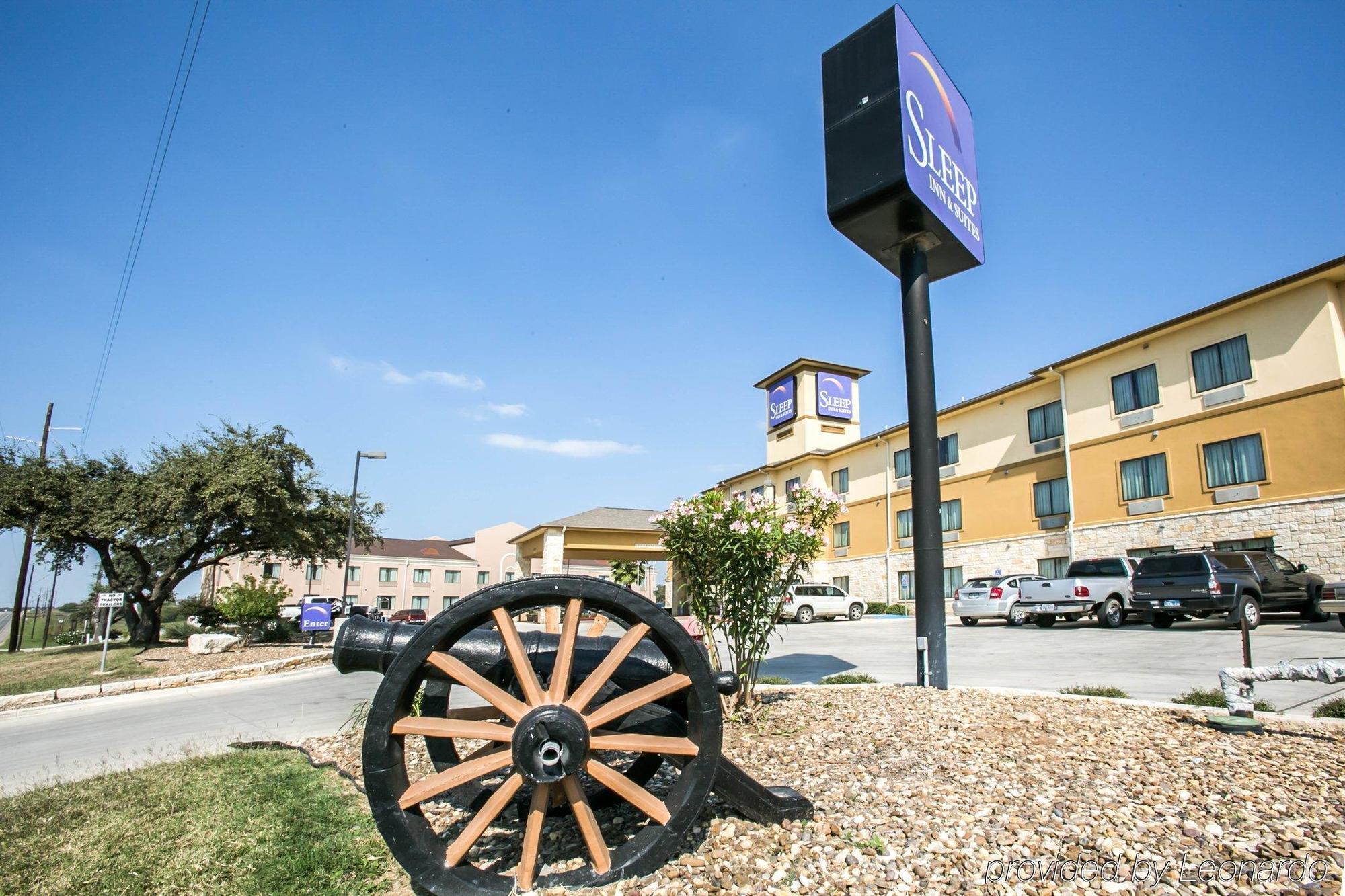 Sleep Inn & Suites Gonzales Near Palmetto State Park Exterior foto